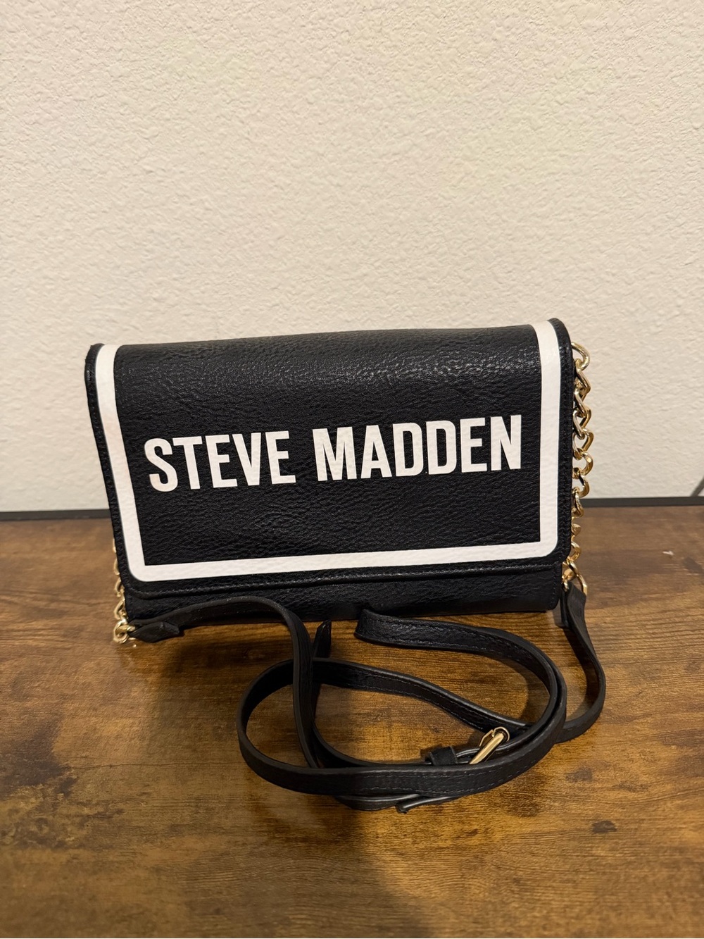 Steve Madden Black Crossbody with White Trim and Gold Chain